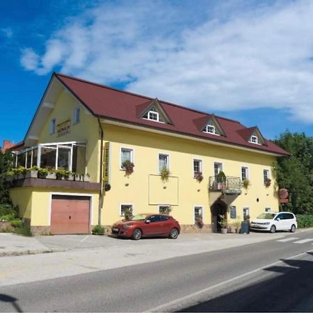 Hotel Gostisce Senica Senovo Exteriér fotografie