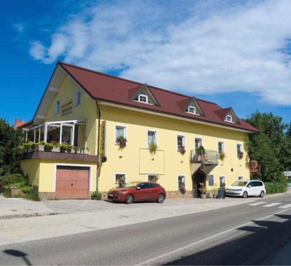 Hotel Gostisce Senica Senovo Exteriér fotografie