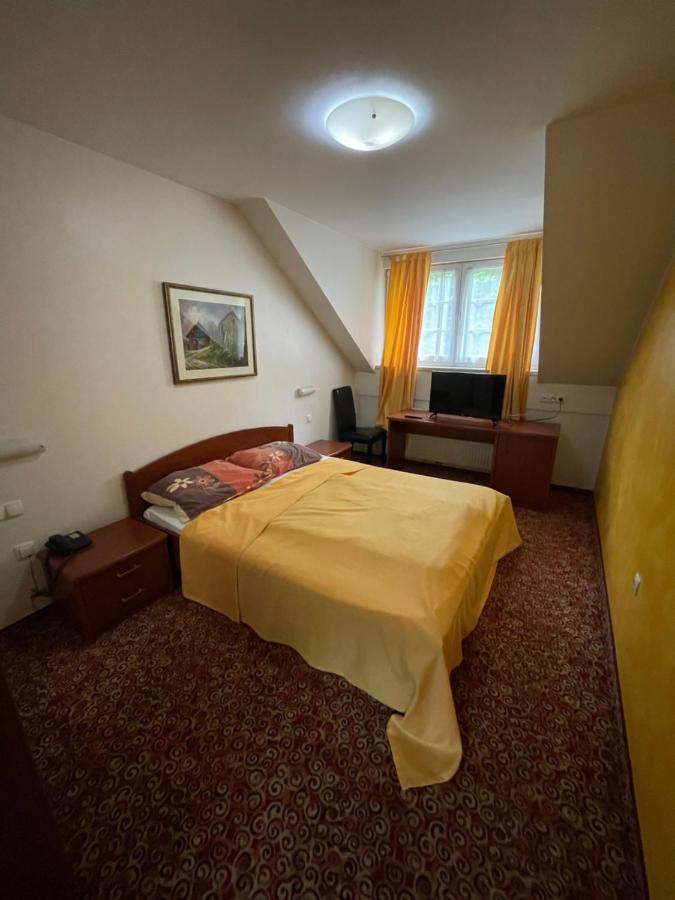 Hotel Gostisce Senica Senovo Exteriér fotografie