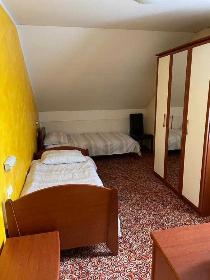 Hotel Gostisce Senica Senovo Exteriér fotografie