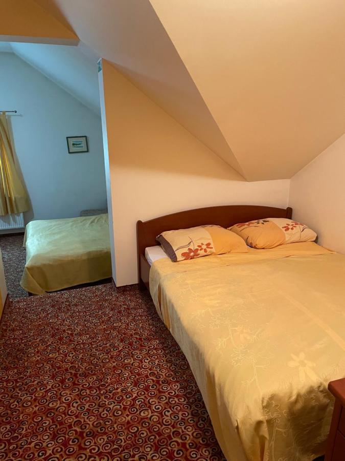 Hotel Gostisce Senica Senovo Exteriér fotografie